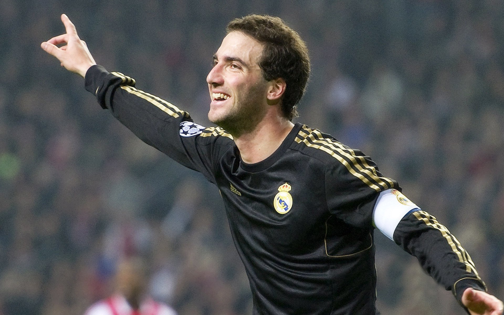 传奇衣钵：欧洲五大联赛的经典阵容复盘，欧洲五大联赛球衣