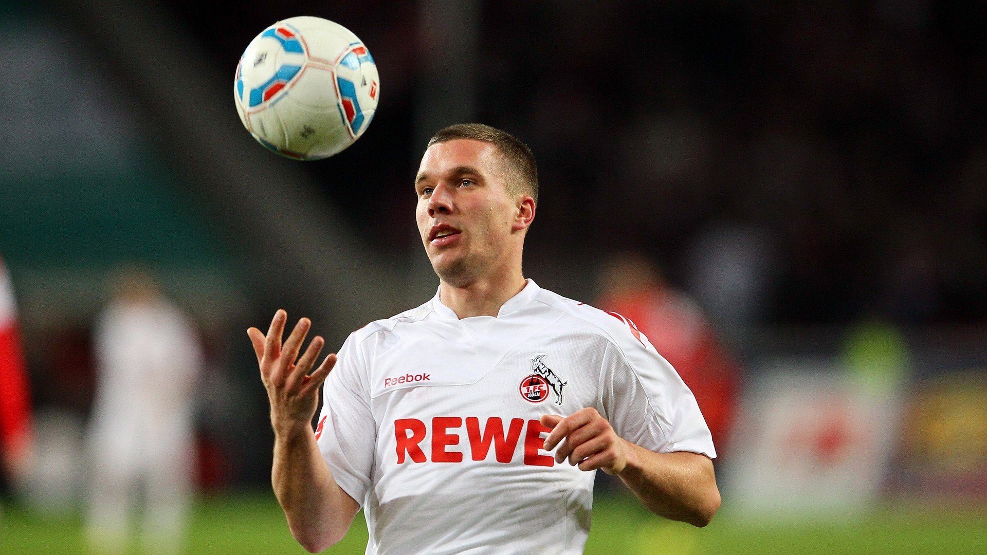 九游娱乐注册-【比赛分析】顶尖运动员如何利用球桌优势布局，桌上球类运动